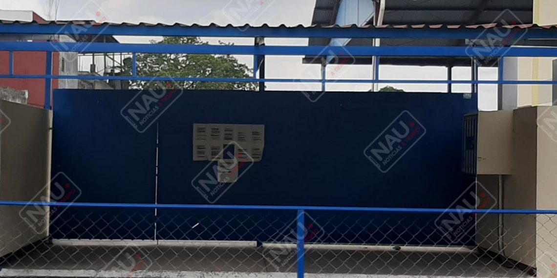 Delincuentes causan daños y roban en una primaria