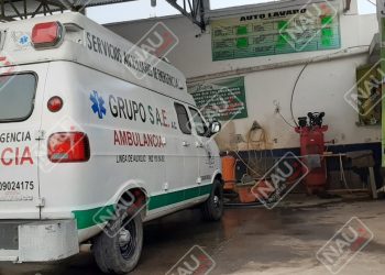 Sanitizan ambulancias de SAE