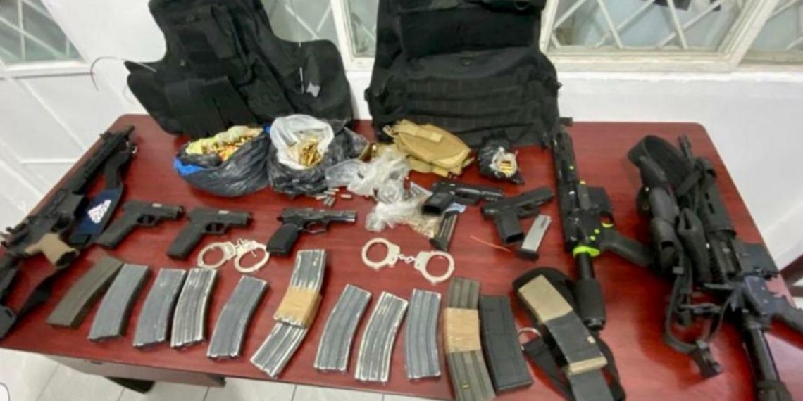 Obtiene FGR vinculación a proceso en contra de cuatro personas por portación de arma de fuego