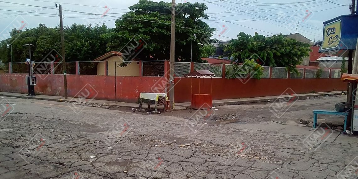 Delincuente roba con lujo de violencia el bolso a tesorera de un grupo de Compartamos