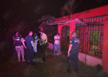 Le dieron dos balazos en el interior de una vivienda