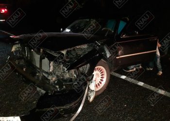 Conductor de un vehículo se estrelló contra un muro de contención en Mapastepec