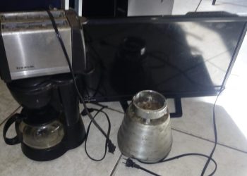 POLICÍAS MUNICIPALES DETIENEN A SUJETO POR ROBO A CASA HABITACIÓN