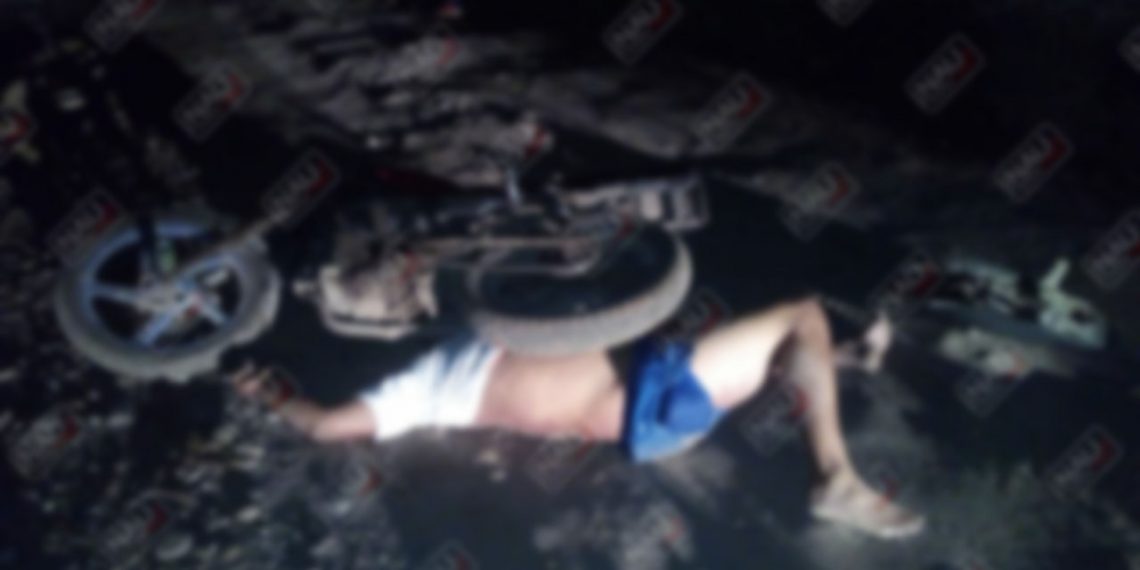 Le destrozó la cabeza al caerle encima su motocicleta