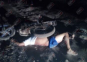 Le destrozó la cabeza al caerle encima su motocicleta