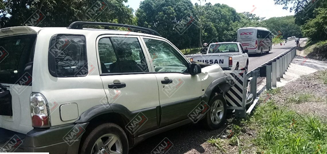 Un tráiler lo aventó contra la barra metálica de la carretera Villa Comaltitlán – Pijijiapan