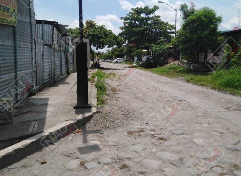 Tatuado jefe de una banda se robó dos cajas de refresco de un camión repartidor