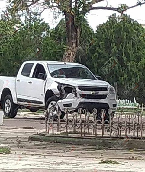 Camioneta de presidencia de Huehuetán chocó en el parque 5 de mayo