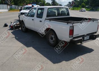 Vehículo impacta a motociclista