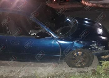 Choque entre una motocicleta y un vehículo deja un lesionado