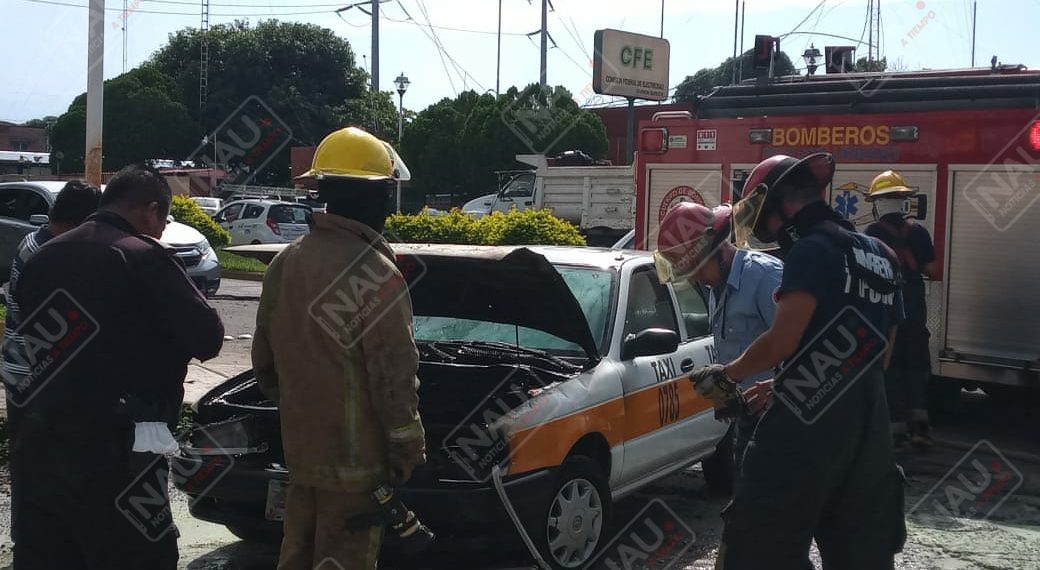 Se incendia vehículo en la colonia 5 de Febrero de Tapachula