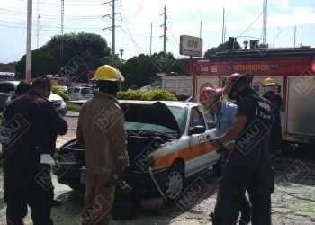 Se incendia vehículo en la colonia 5 de Febrero de Tapachula