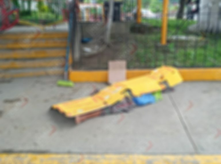 Indigente muere en el parque el Malecon, a unos metros de la comandancia de la policía municipal