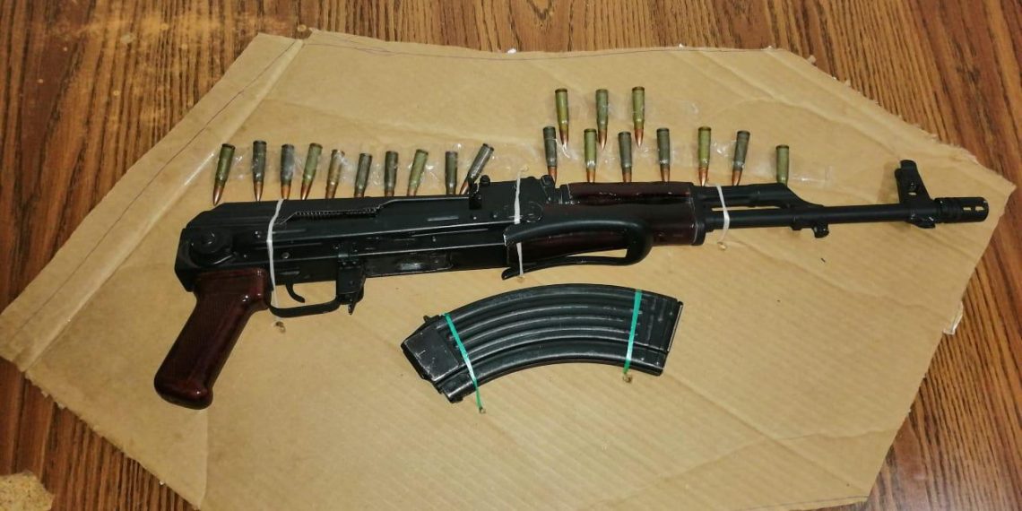 Detiene FGE a implicados en robo ejecutado con violencia y portación de arma de fuego en Tuxtla