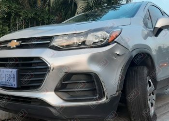 Vehículo se dio a la fuga tras chocar contra una camioneta