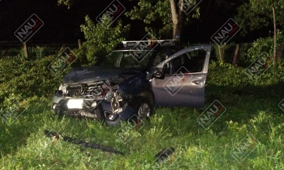 Se salió de la carretera y el conductor se dio a la fuga