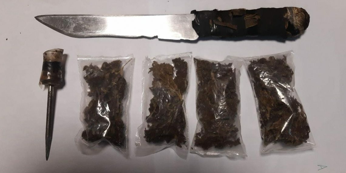 POLICIA MUNICIPAL DETIENE A DOS CON MOTOCICLETA ROBADA Y MARIHUANA