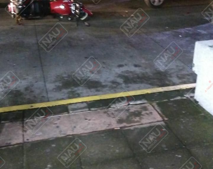 Despistado Motociclista Choca Contra Taxi