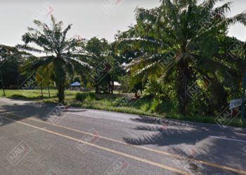 Roban motocicleta con lujo de violencia