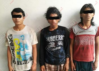 Detienen a tres personas con 15 bolsitas de marihuana