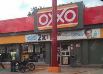 Asaltan tienda Oxxo de la 28 calle oriente y 13 avenida sur