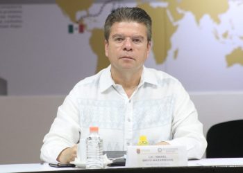 Gobierno del Estado y normalistas acuerdan examen presencial en línea