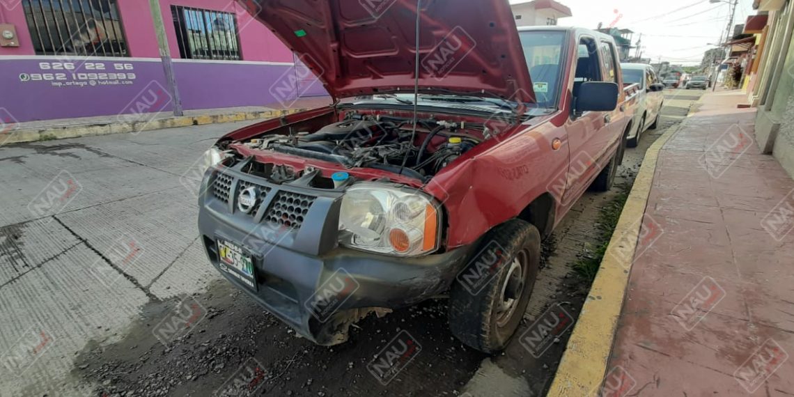 Chocan dos vehículos en la 6.ª norte y 13.ª calle poniente