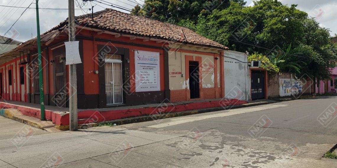 Roban en un salón de belleza