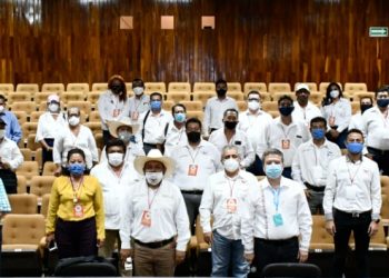 Recibe Ismael Brito a miembros de la Confenacam