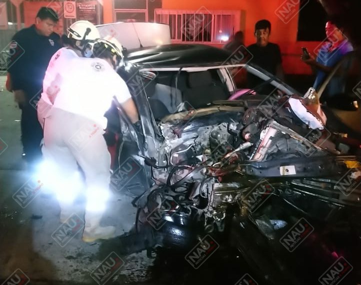 Rescata PC a una persona atrapada entre los fierros retorcidos de un vehículo