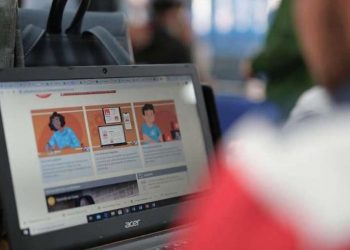 Con los calzones abajo