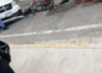 Dos lesionados en choque de motocicleta y un vehículo en Motozintla