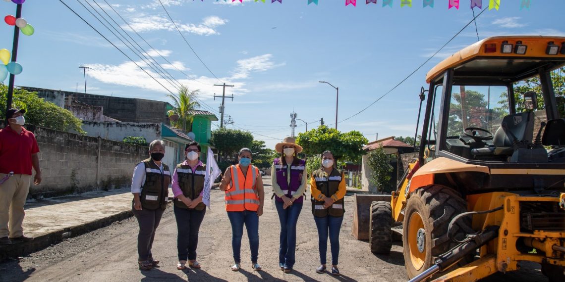 EN PEDREGAL SAN ÁNGEL SE INICIA OBRA DE PAVIMENTACIÓN MIXTA DE CALLES