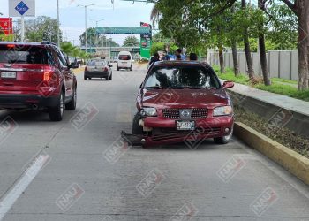 Solo daños materiales en accidente en la 4ª sur