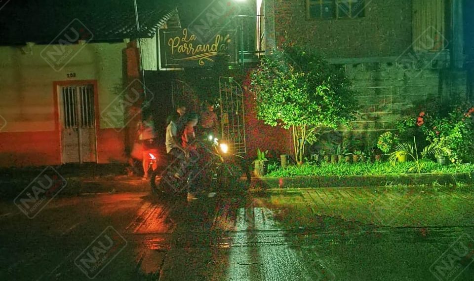 Cantina con música a todo volumen cierra hasta las 5 de la mañana