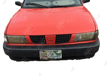 Dos sujetos abandonaron un vehículo en el libramiento sur poniente