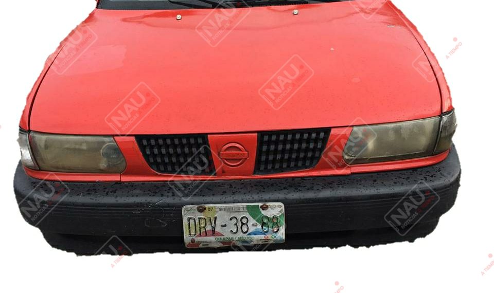 Dos sujetos abandonaron un vehículo en el libramiento sur poniente