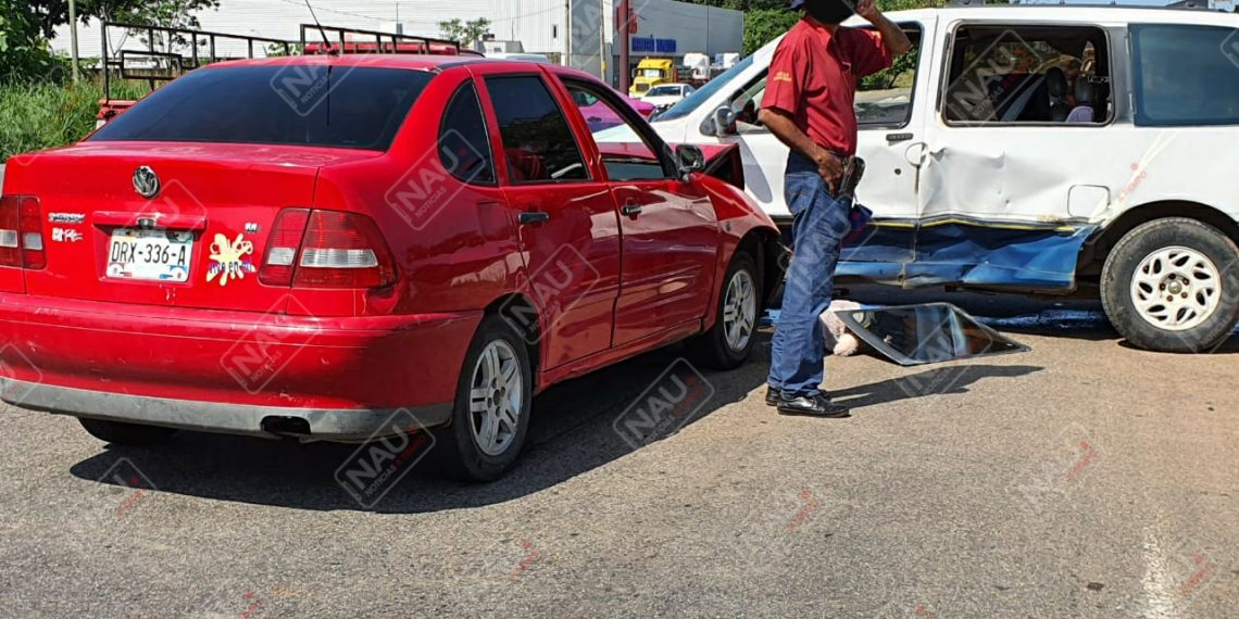 Dos lesionados en accidente en la carretera costera