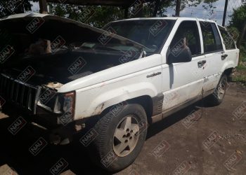 Abandonan camioneta en carretera a Murillo