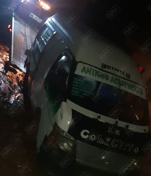 Combista Chocó contra un automóvil estacionado y se dio a la fuga