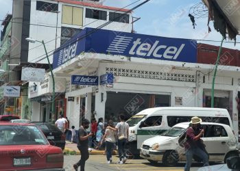 Roban dos celulares de una tienda
