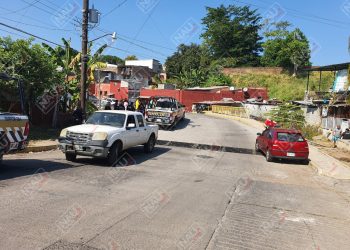 Roban vehículo y circula con placas sobre puestas