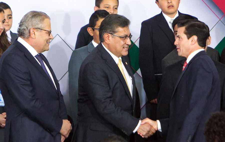 Se le viene la noche a Cepeda