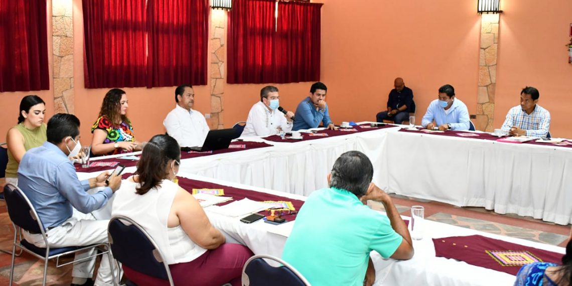 Reciben colonos de Palenque atención directa de Ismael Brito