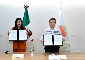 Firma convenio Ismael Brito con el Centro de Prevención Social de la Violencia