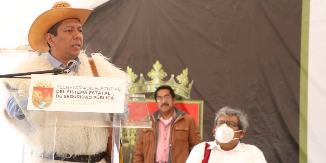 La paz en Chamula se construye respetando la ley: Llaven Abarca