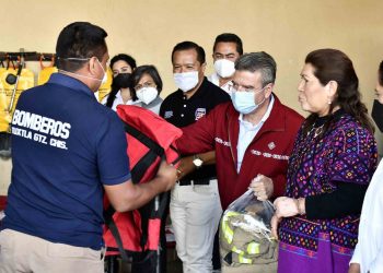 Reconocemos y fortalecemos el trabajo de las y los bomberos: Brito