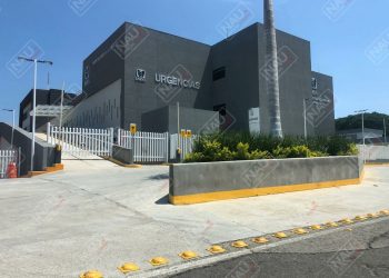 Empleada de seguridad del IMSS fue atropellada por el esposo de una doctora