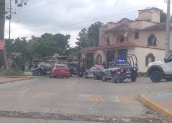 Motociclista lesionado al chocar de frente contra un vehículo