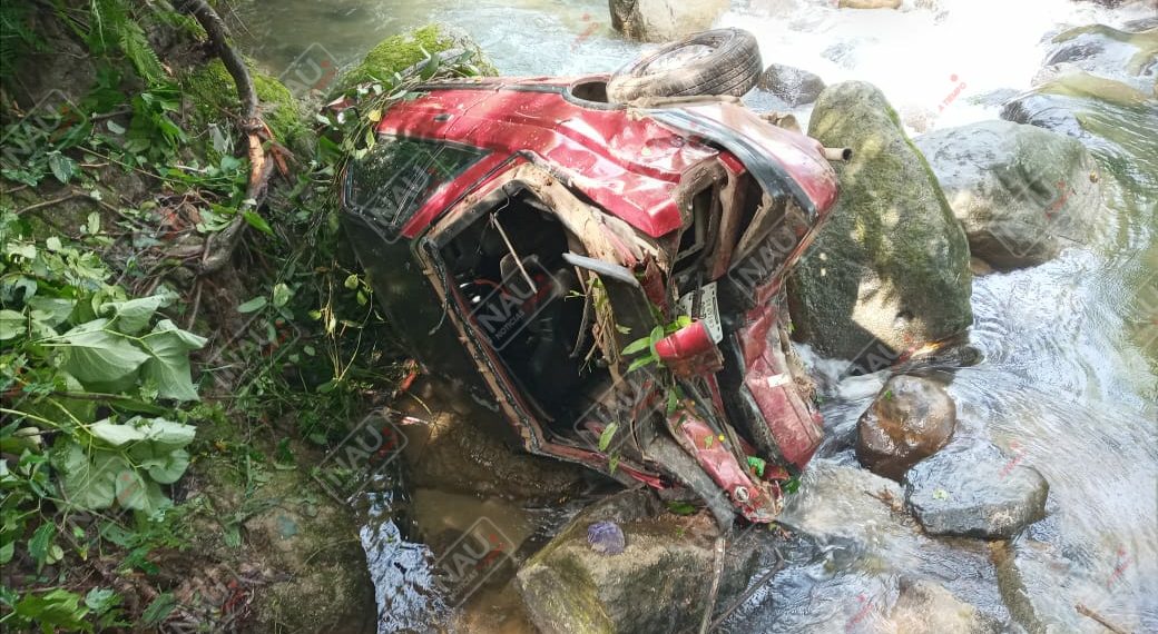 Vuelca pastor evangélico y pierde la vida cuando era atendido en el Hospital